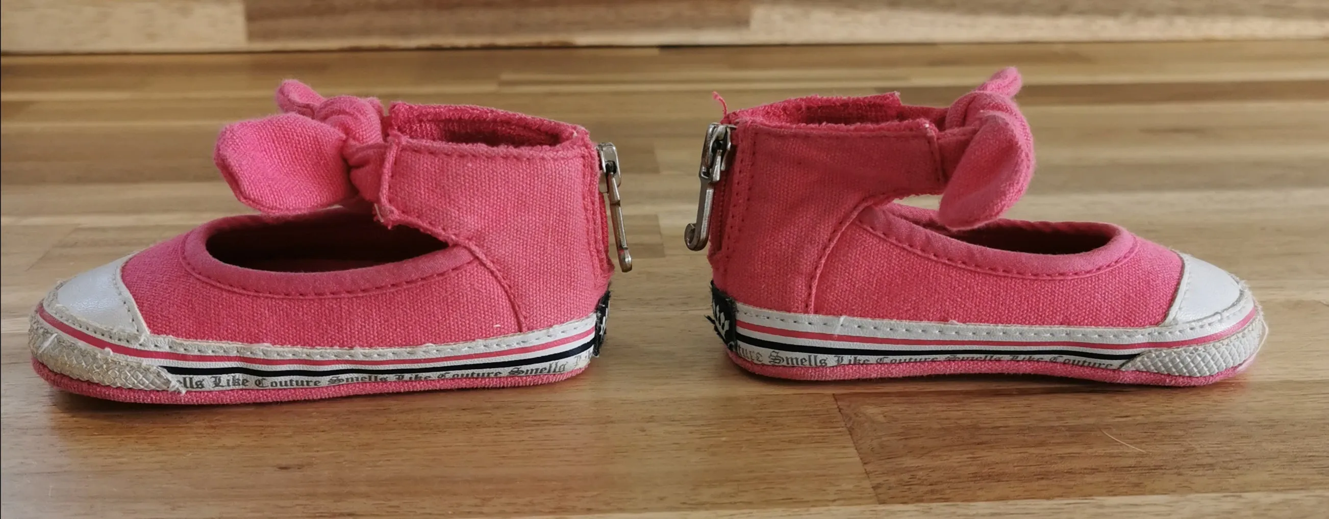 BABY GIRL SIZE 6/12 MONTHS - JUICY COUTURE Ballet Crib Shoes VGUC B2