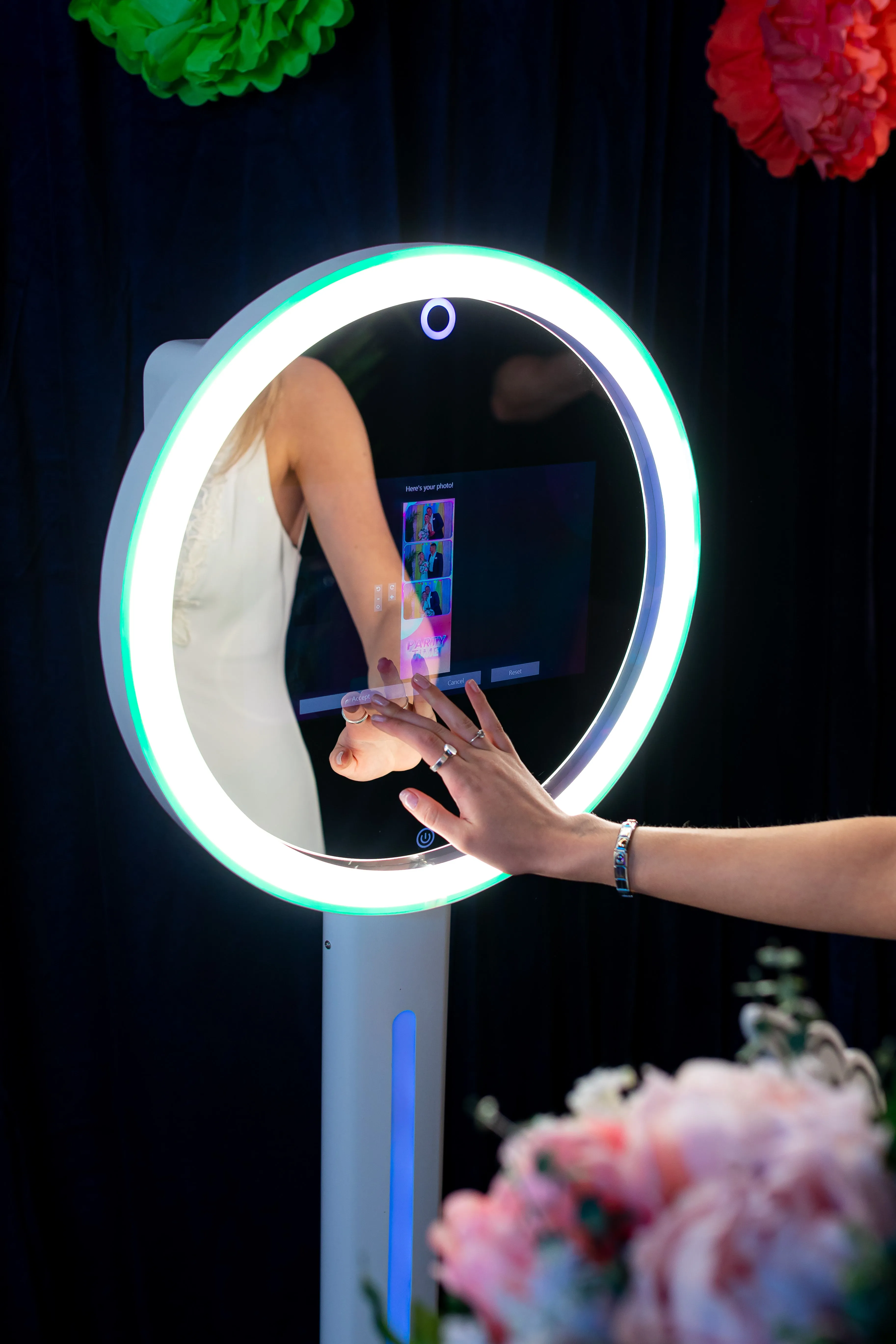 Cloee Photo Booth | Best Ring Light Photo Booth