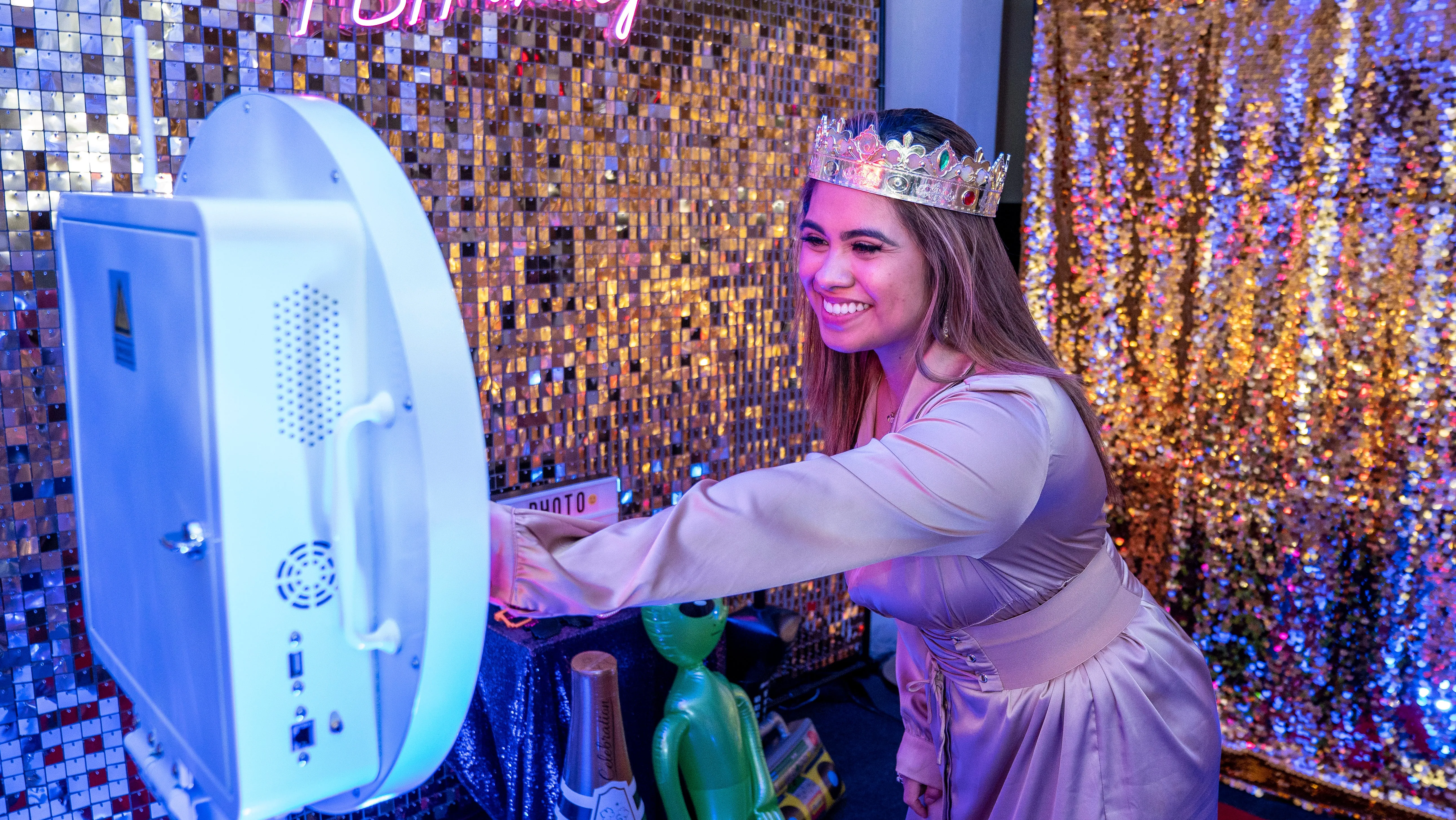 Cloee Photo Booth | Best Ring Light Photo Booth