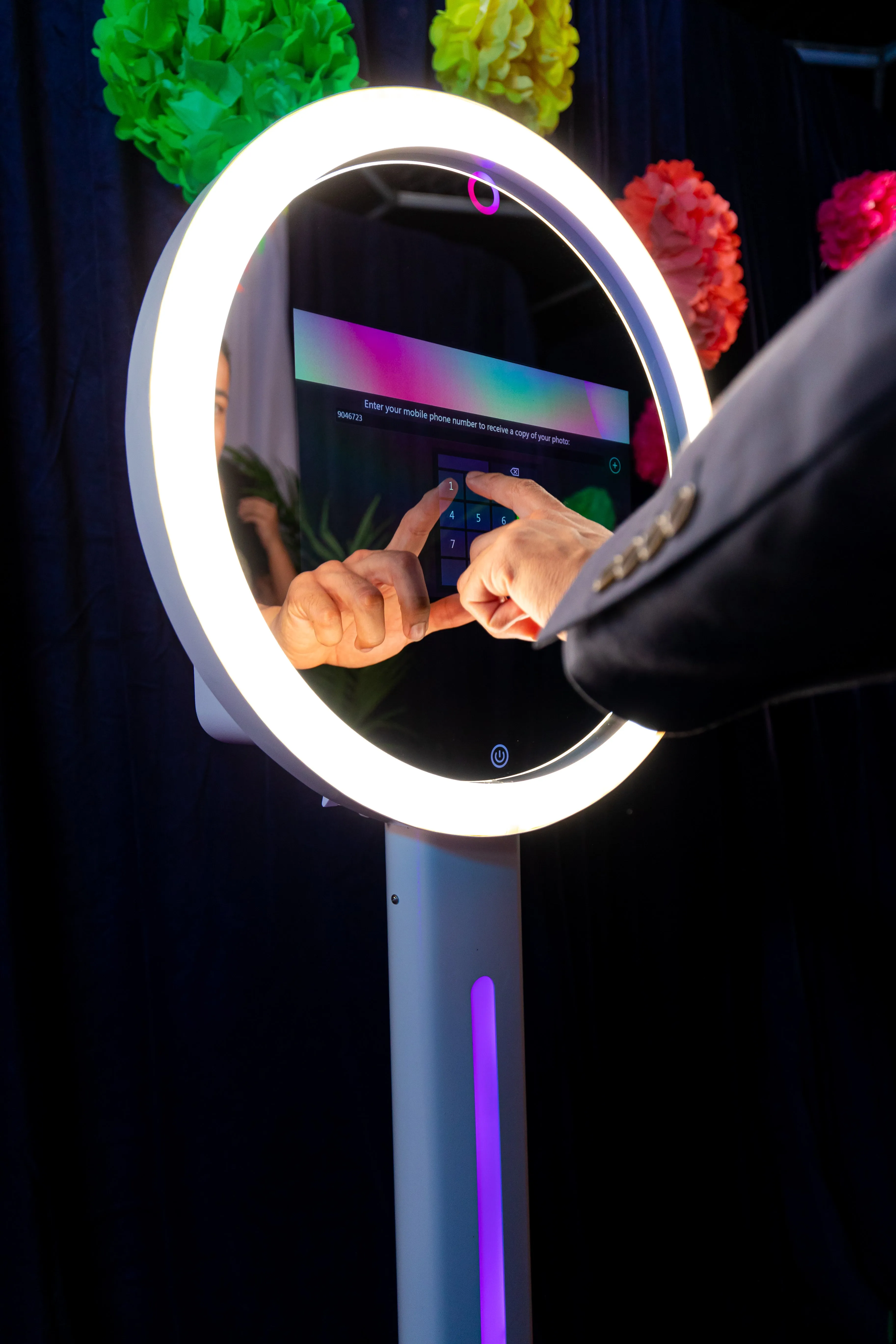 Cloee Photo Booth | Best Ring Light Photo Booth