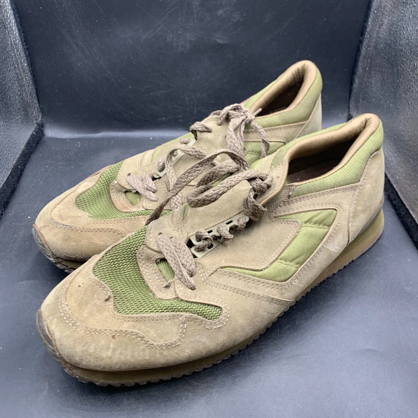 Genuine British Army Green PT Running Shoes Gym Trainers - Size UK 8 - EU 42