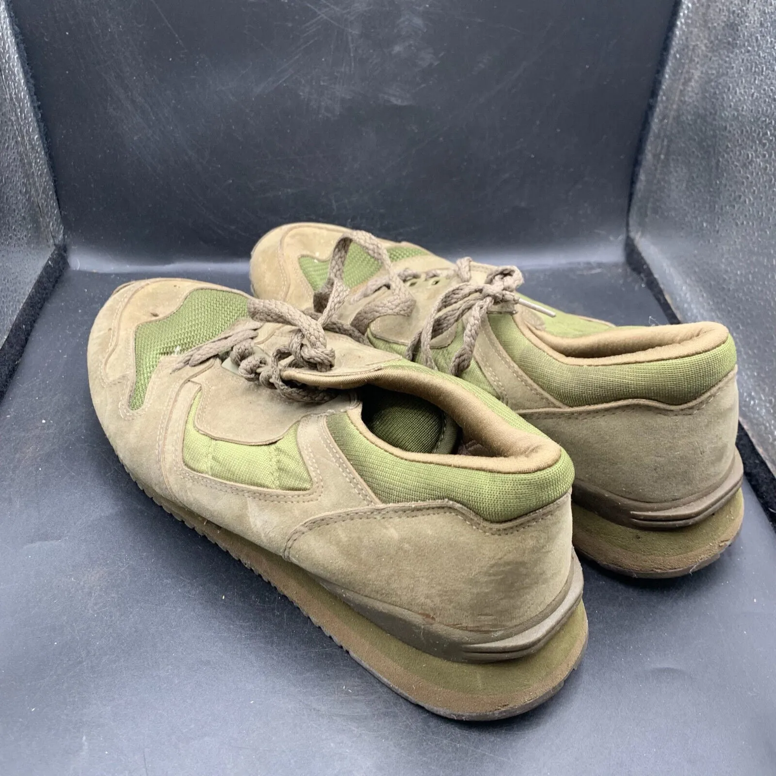 Genuine British Army Green PT Running Shoes Gym Trainers - Size UK 8 - EU 42