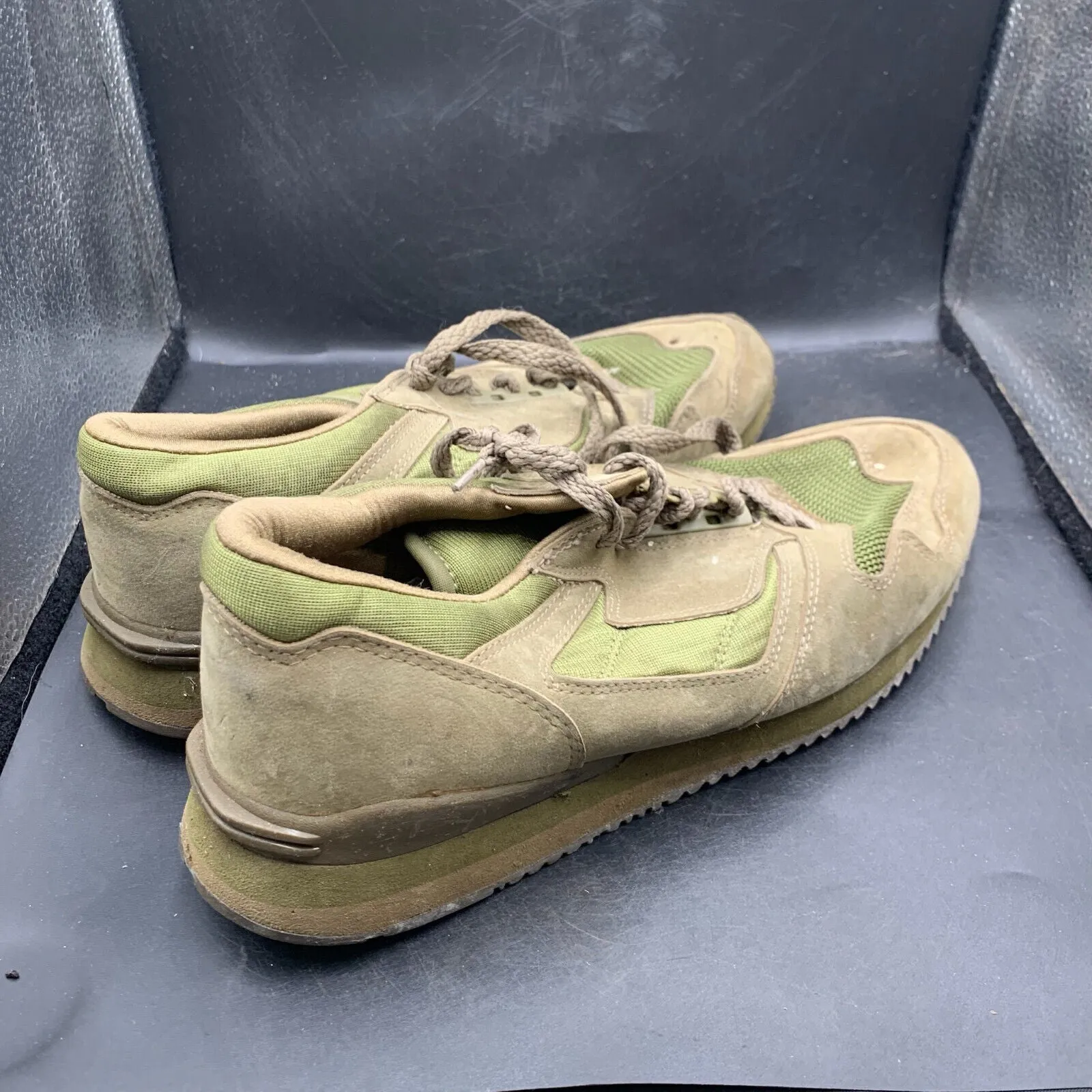 Genuine British Army Green PT Running Shoes Gym Trainers - Size UK 8 - EU 42