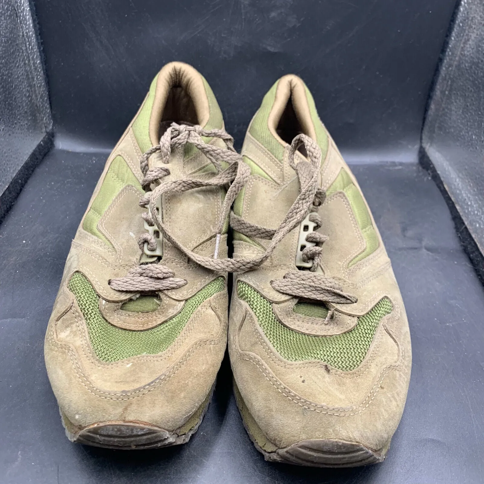 Genuine British Army Green PT Running Shoes Gym Trainers - Size UK 8 - EU 42