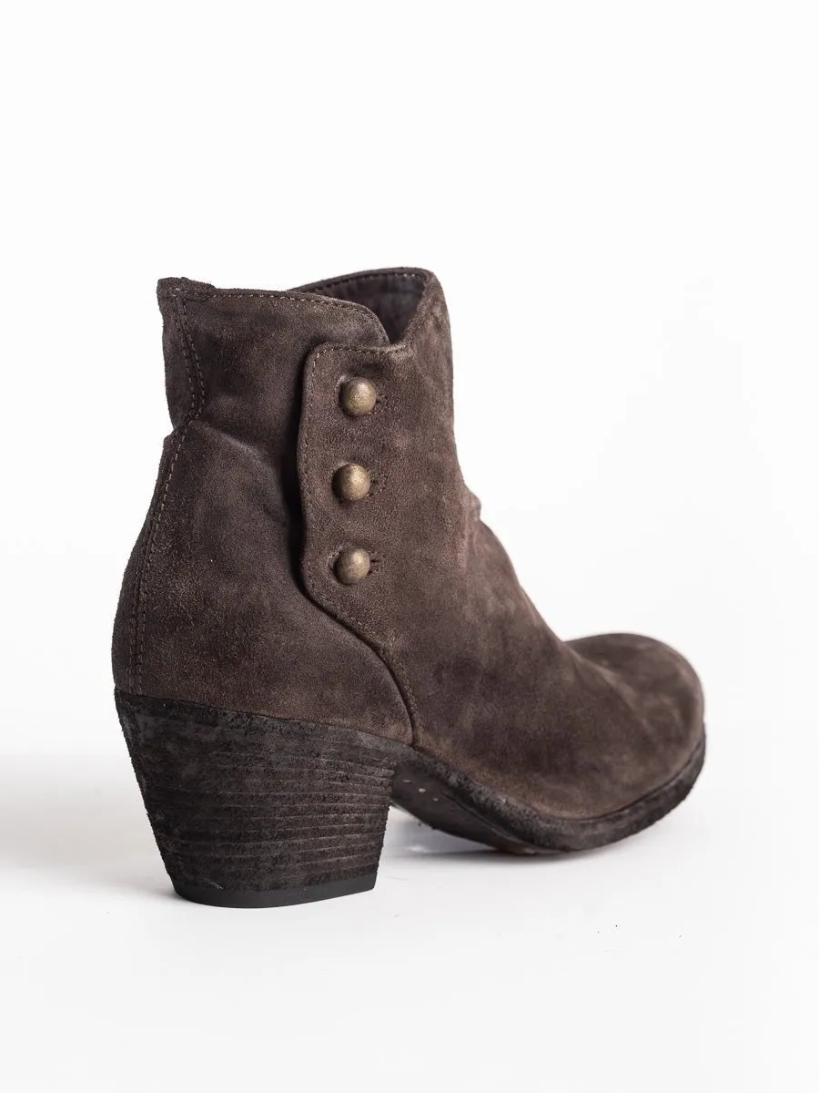 giselle stud boot