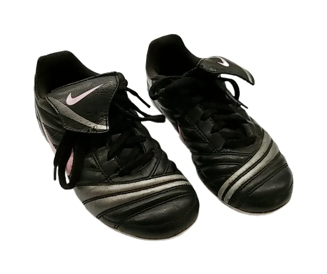 Nike Soccer Cleats Shoes - 1Y