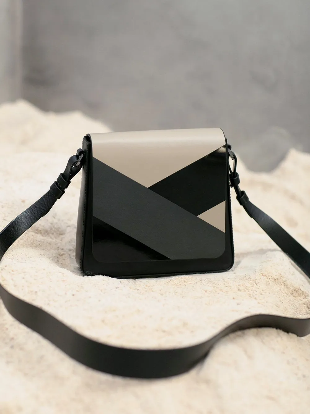 Perona   I   Bag - Cross Body Ashley In Black