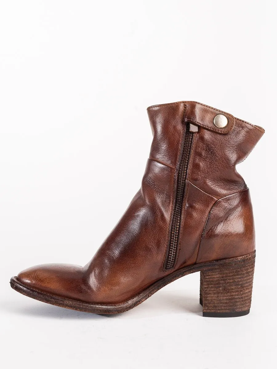 sarah boot