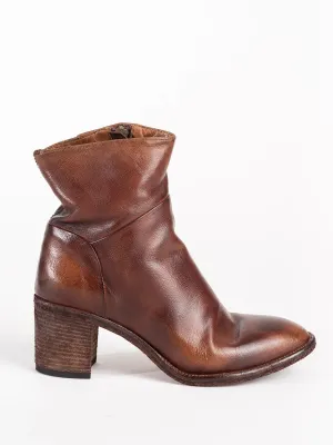 sarah boot