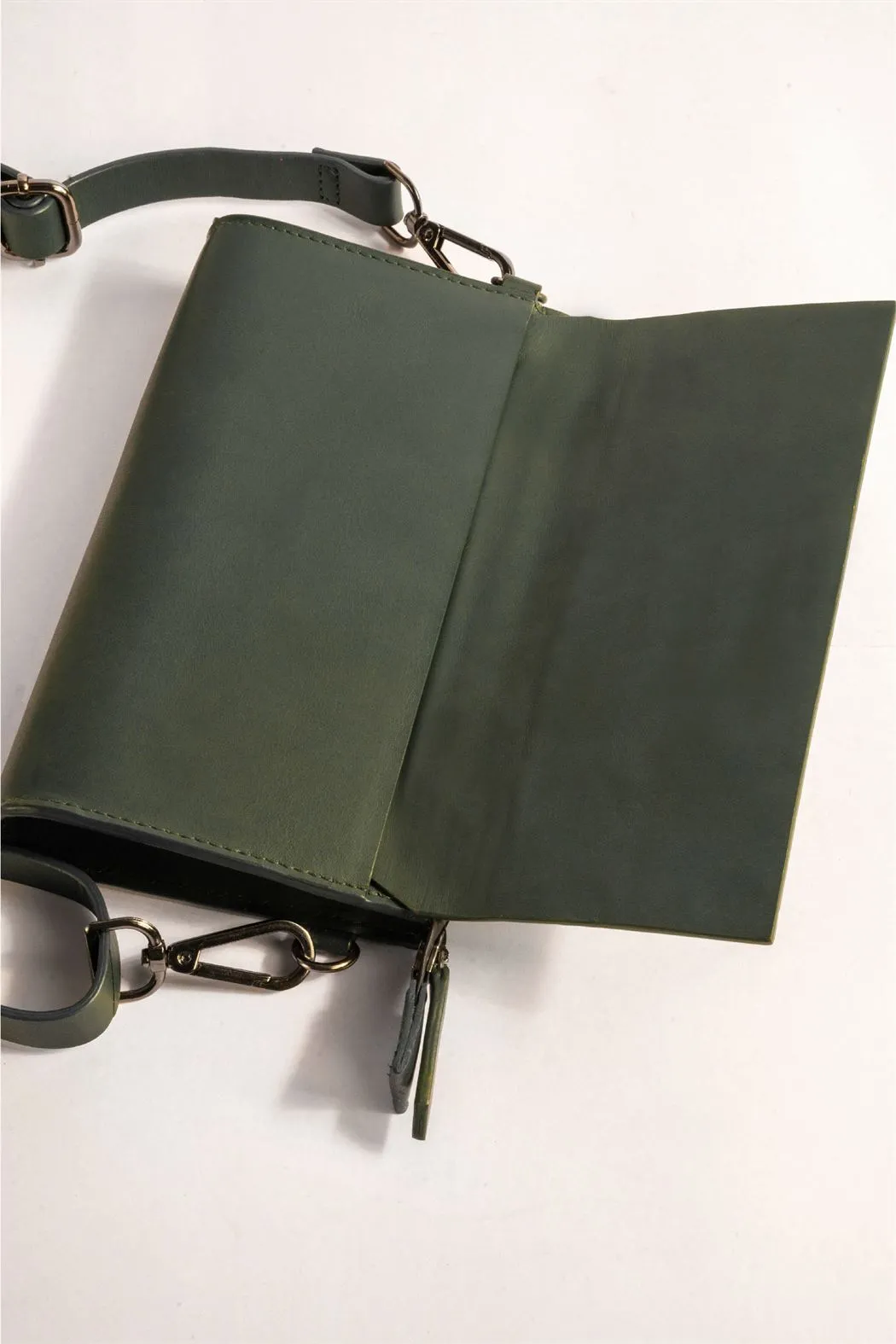 Tanned   I   Essential Pouchette  Classic Thin Strap  Wallet, Sling, Cross Body  Dark Green  TO/EP-DG  I Leather Bag