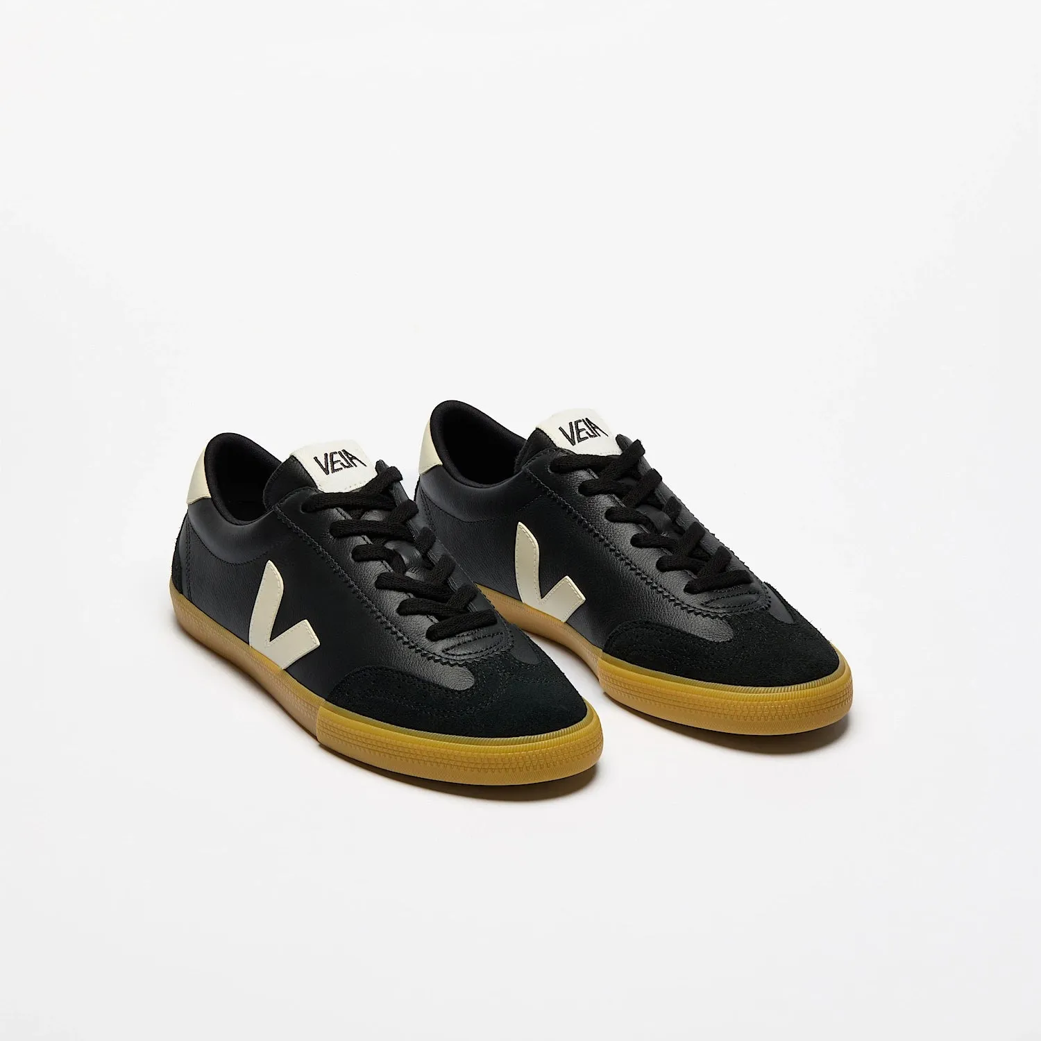 Veja Volley O.T Leather Sneaker - Black Pierre