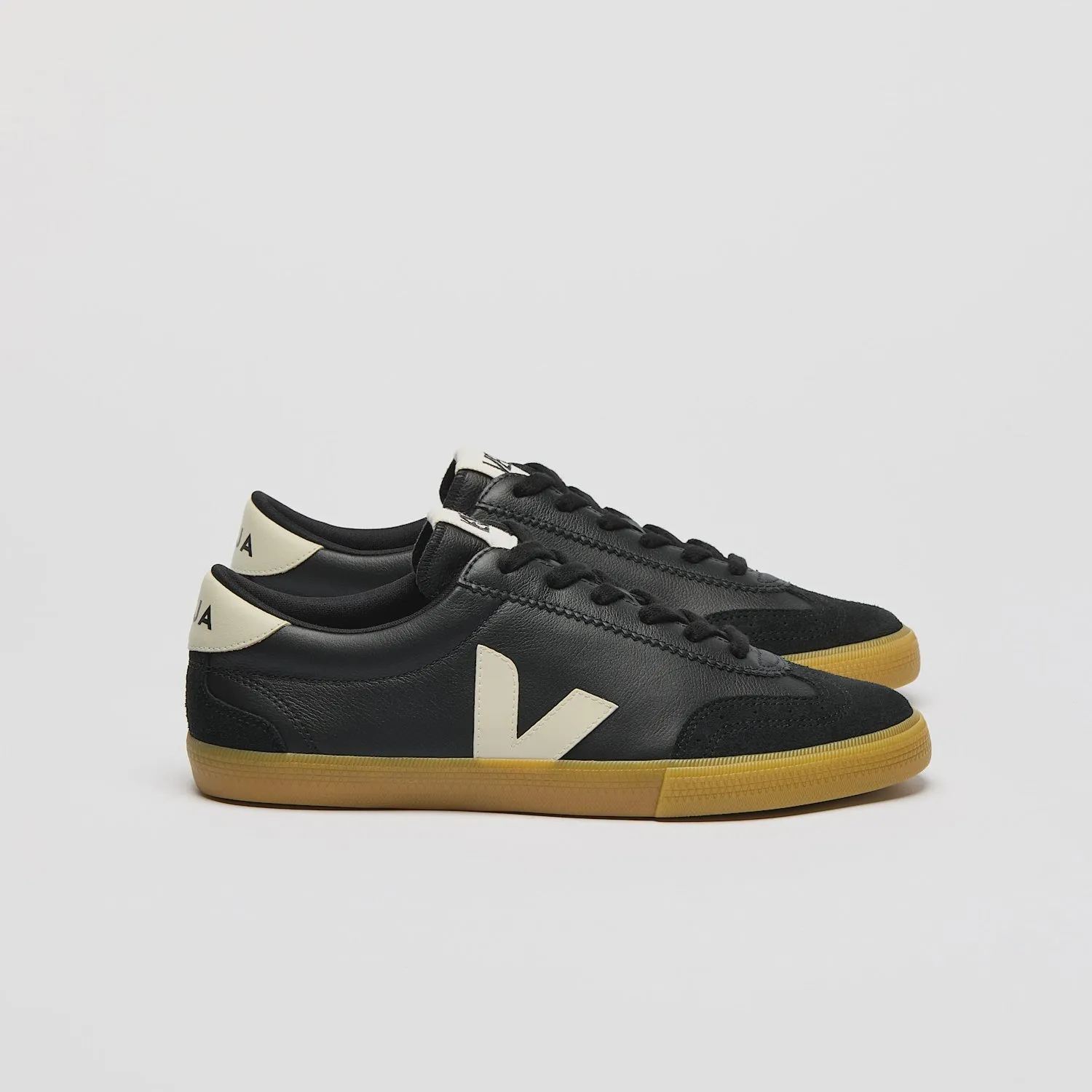 Veja Volley O.T Leather Sneaker - Black Pierre