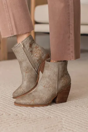 Very G Sophia Boots- Cream